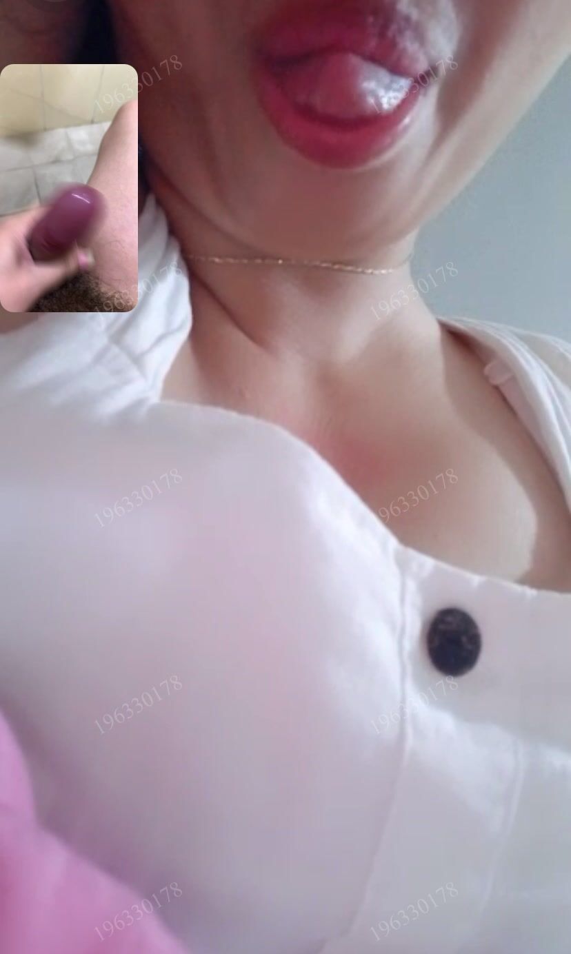 chiều chị gái muốn xem cặc